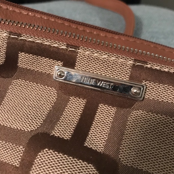 Nine West cross body purse - Picture 2 of 3